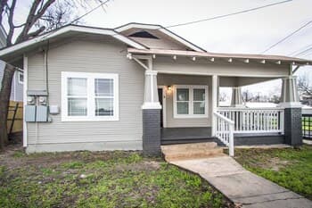 Renovated 2BR Near Downtown SA