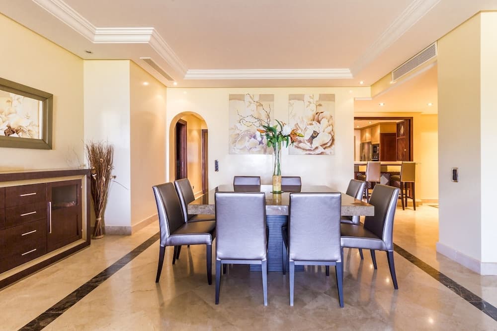 Frontline beach 3 bedroom apartment