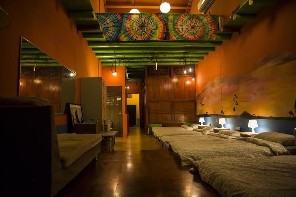 Rainbow Wave Surfing Hostel