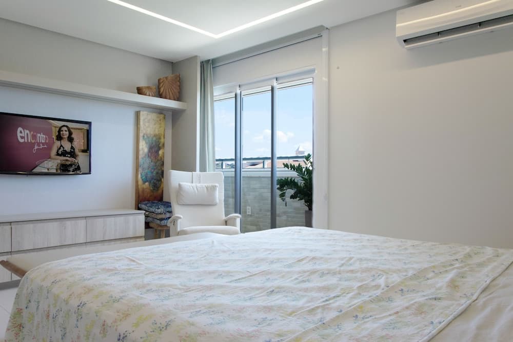 Penthouse Apartment with Hot Tub near Beach