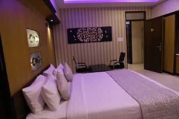 Iroomz Hotel SR Grand