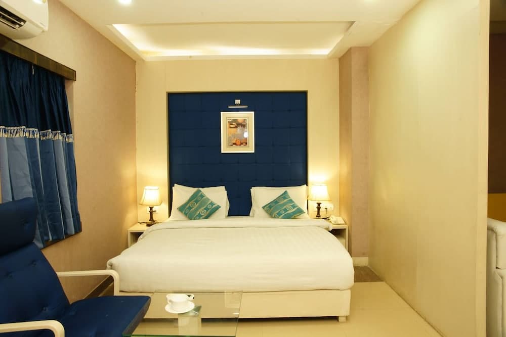 Gargee Gautam Vihar Rajir