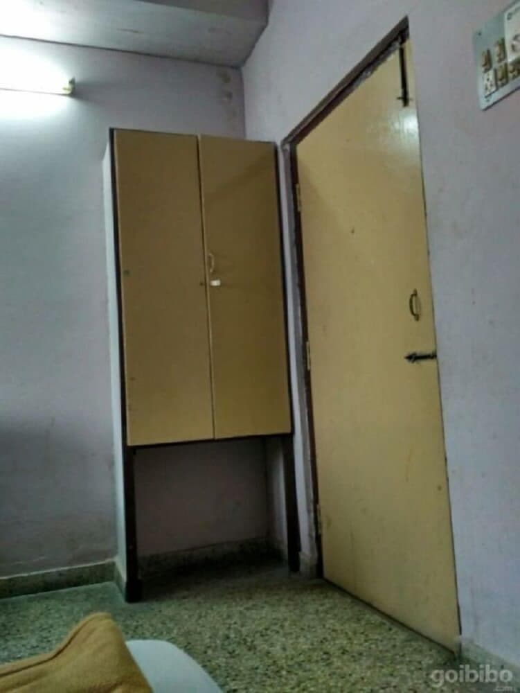 Iroomz Woodlands Lodge