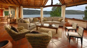 Majestically on the shores of Lake HV12