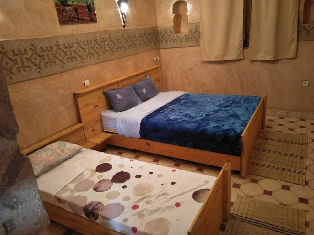 Gite Paradis d'Ait Bouguemez - Hostel