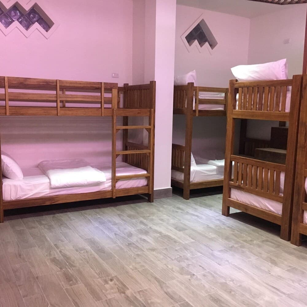 Faraway Suites - Hostel