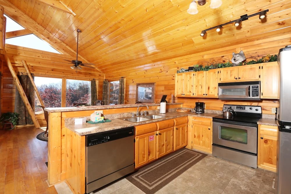 Howling Wolf - One Bedroom Cabin