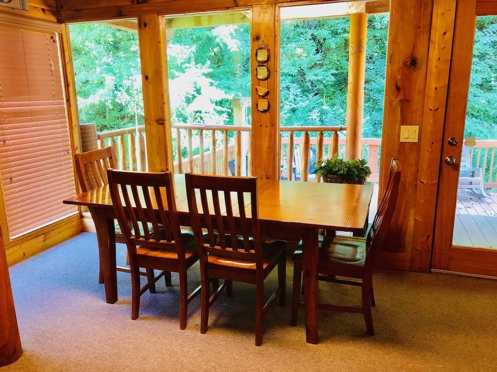 Creekside Dreams - One Bedroom Cabin