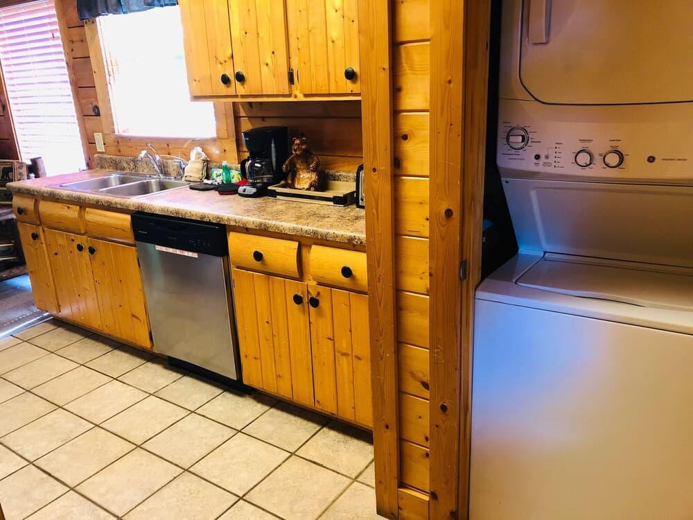 Creekside Dreams - One Bedroom Cabin