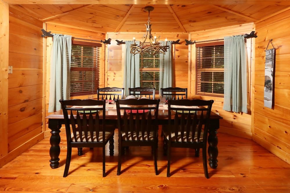 Southern Hospitality - Two Bedroom Cabin