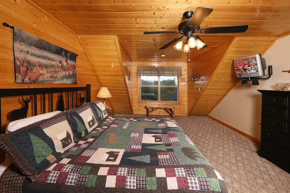 Mountain Shadow Lodge - Six Bedroom Cabin