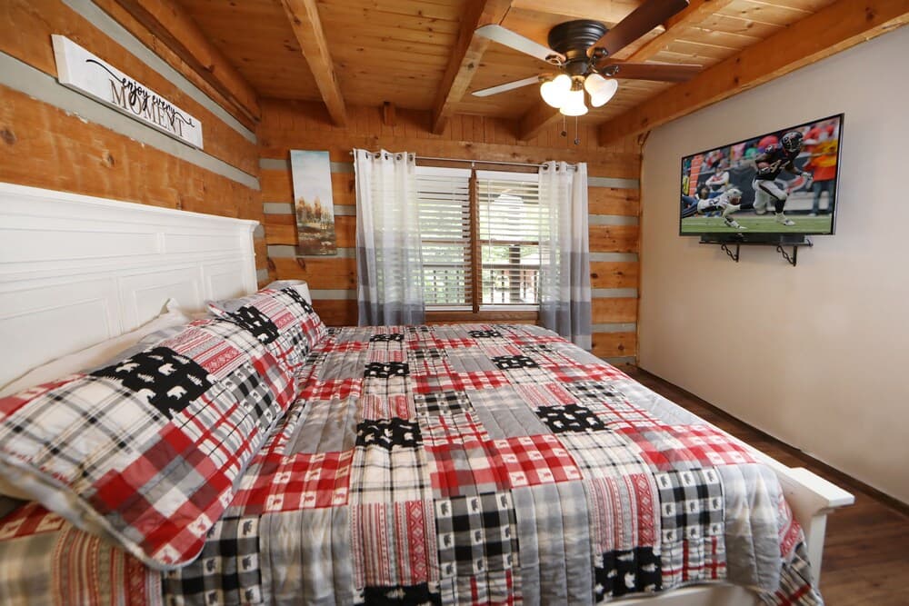 Bear Trails - Two Bedroom Cabin