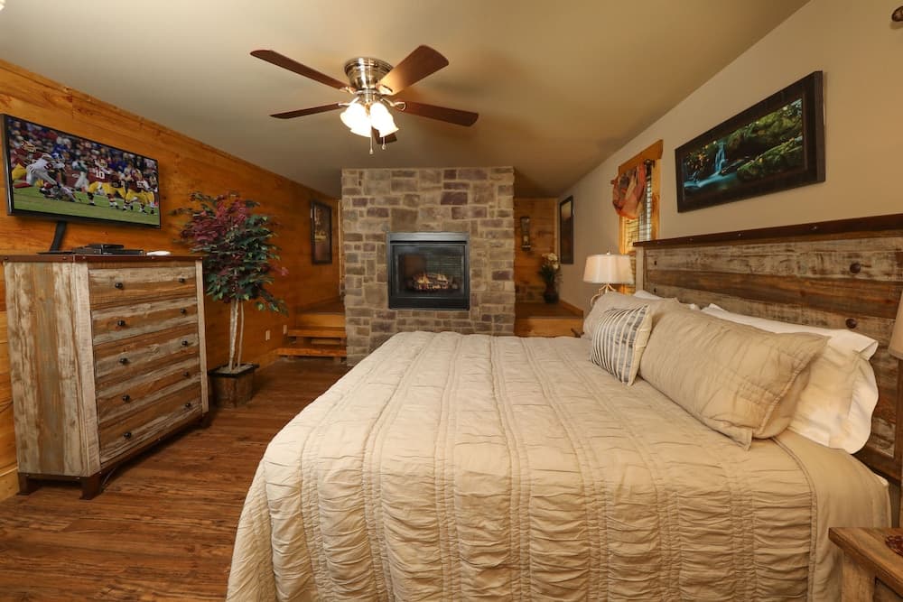 Misty Mountainside - Two Bedroom Chalet