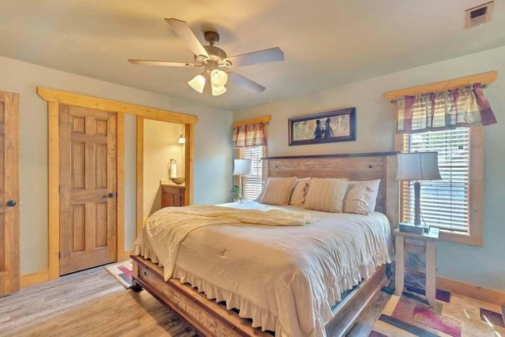 Splash Mountain Lodge