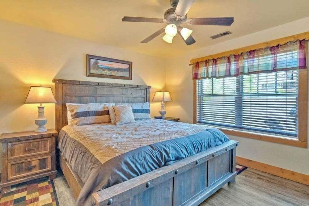 Splash Mountain Lodge