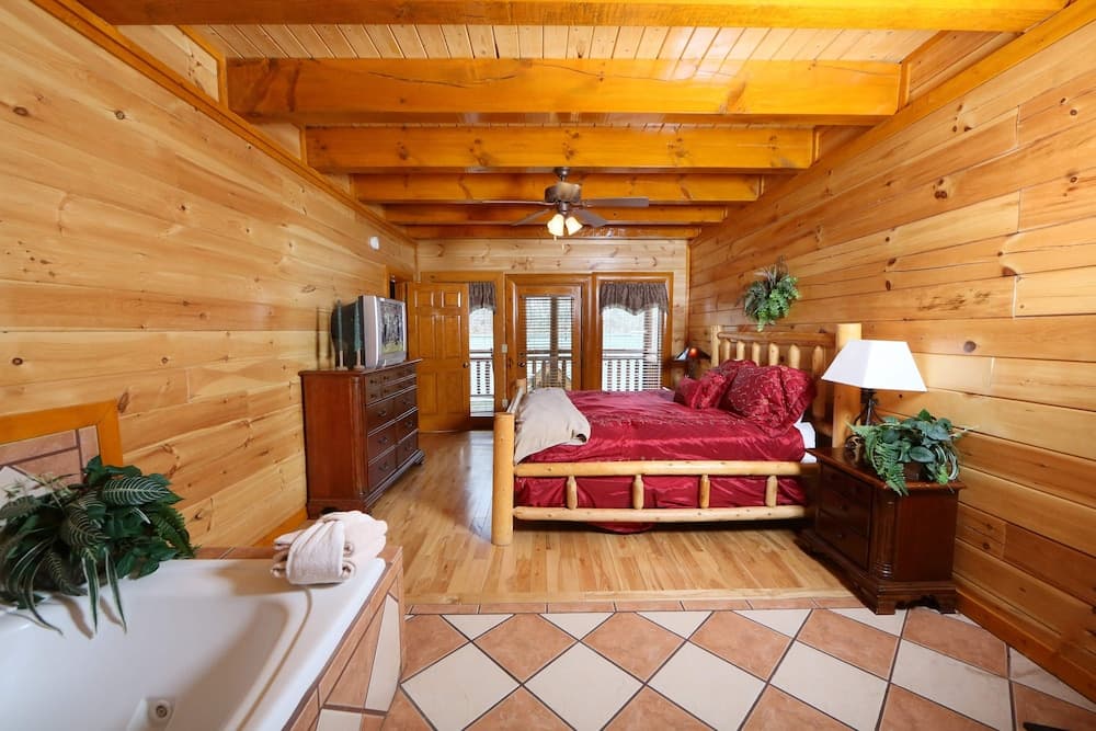 Smoky Mountain Cinema - Six Bedroom Cabin
