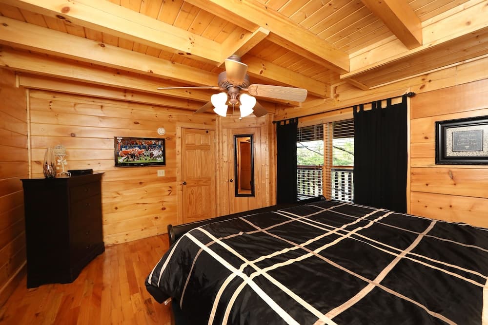 Blessed Nest - Four Bedroom Cabin