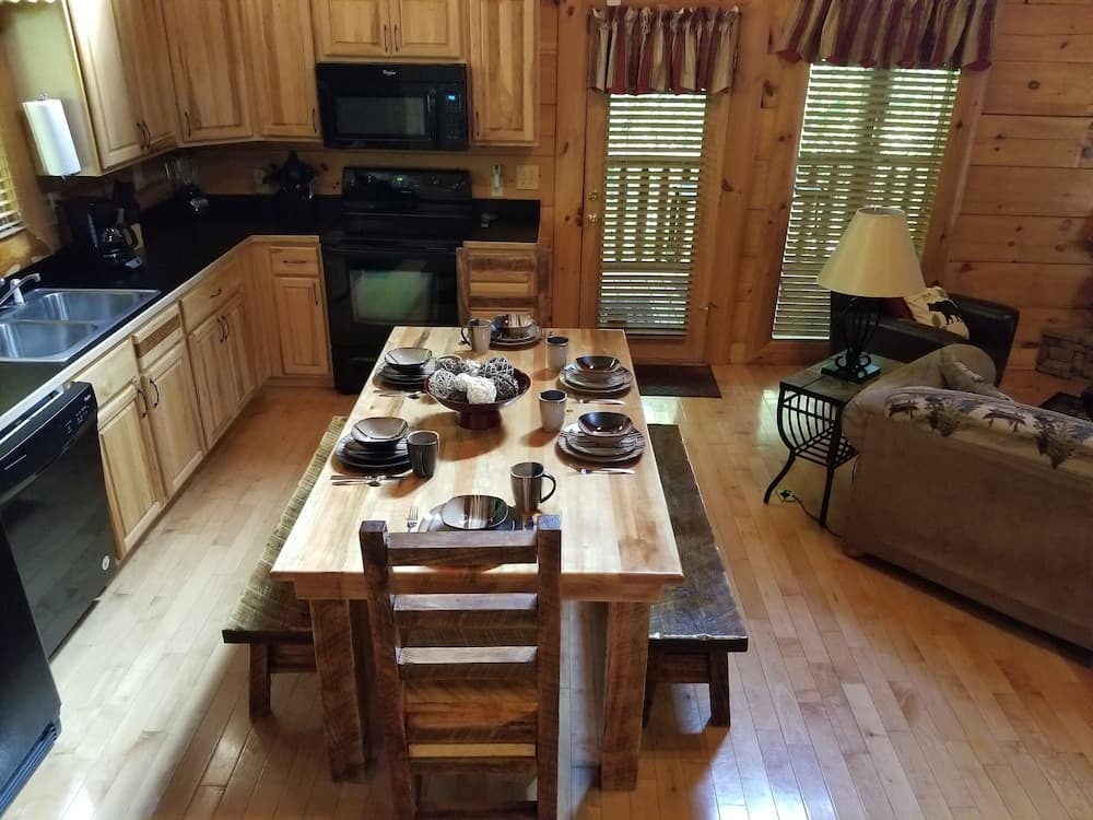 Mountain Fun - One Bedroom Cabin