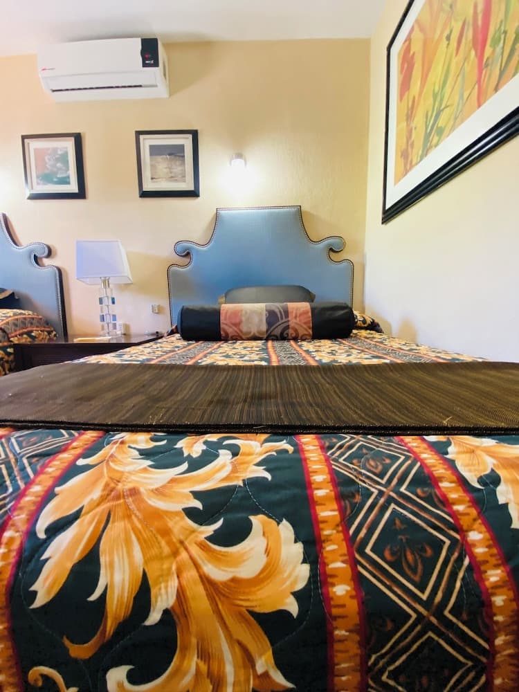 Cactus Inn Los Cabos