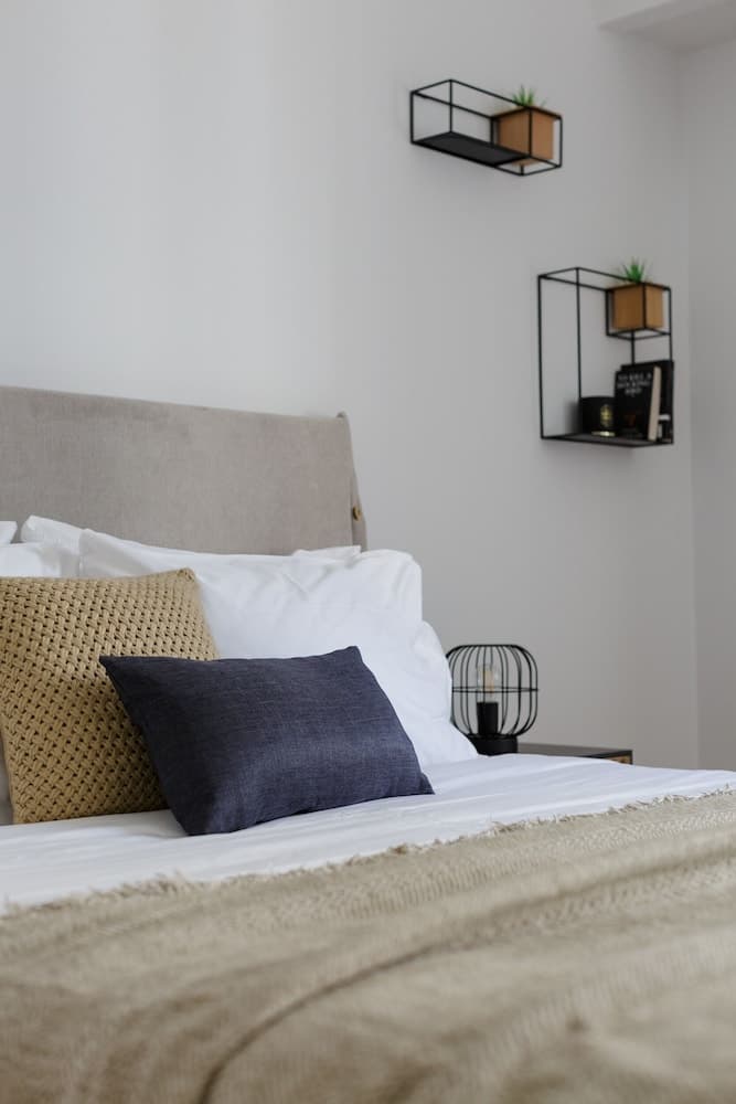 UPSTREET Urban 2BD Apartment in Koukaki