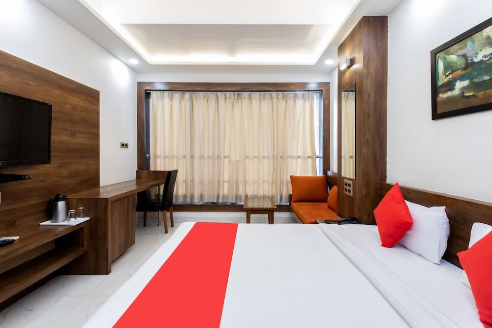 Capital O 27658 Hotel New Mohit Regency