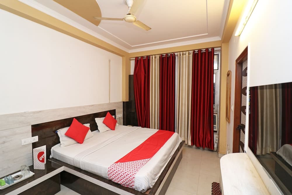 OYO 8076 Hotel Europe Plaza