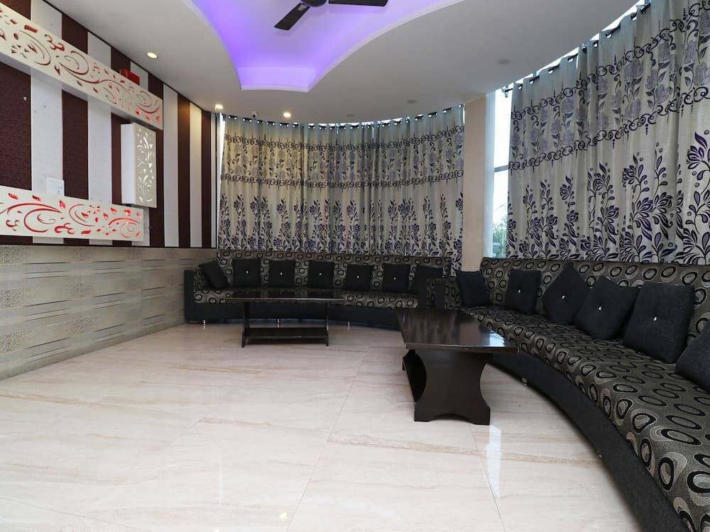 OYO 29383 Hotel Heaven Heights