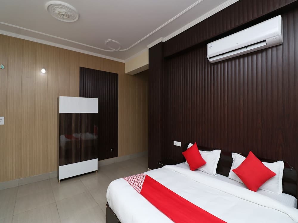 OYO 29383 Hotel Heaven Heights