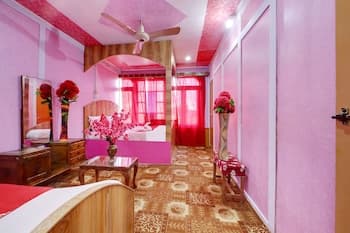 OYO 6410 Amina HouseBoat