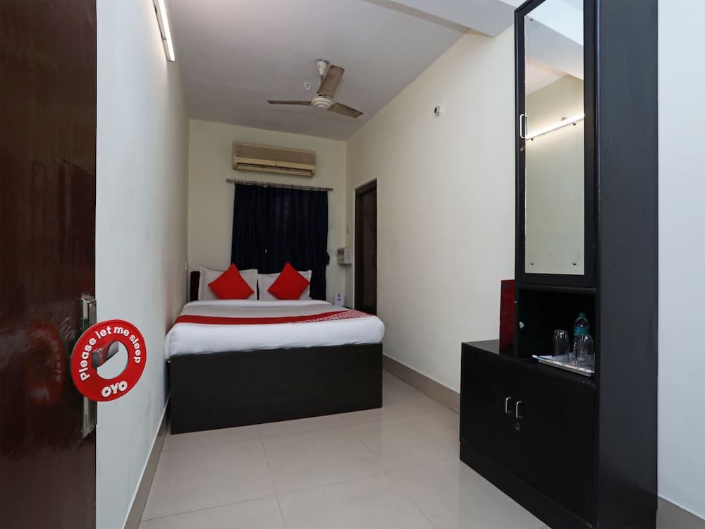 OYO 13906 Vinita Inn