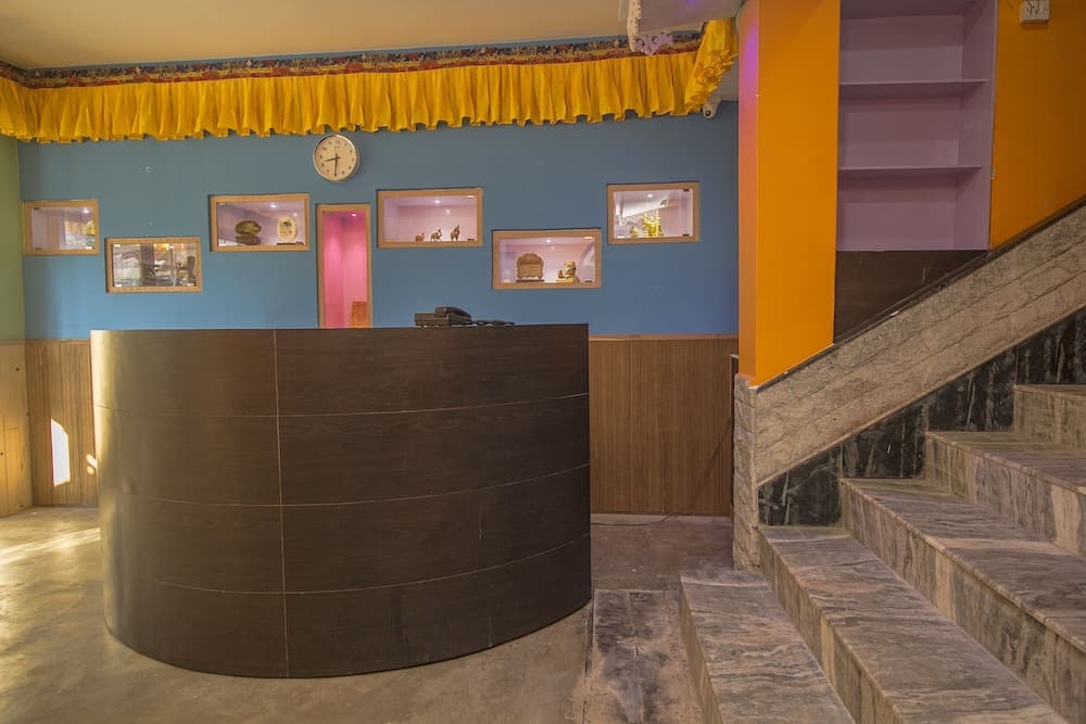 OYO 24247 Hotel Everest Mansion