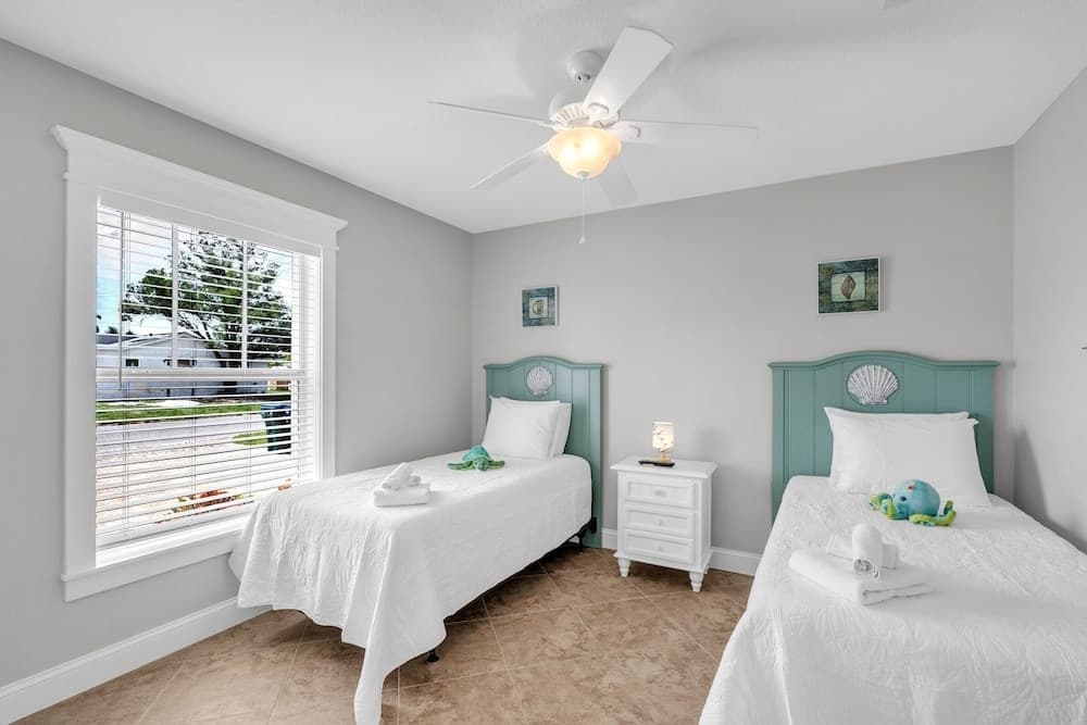 Sapphire Beach House 3 Bedroom Villa by RedAwning