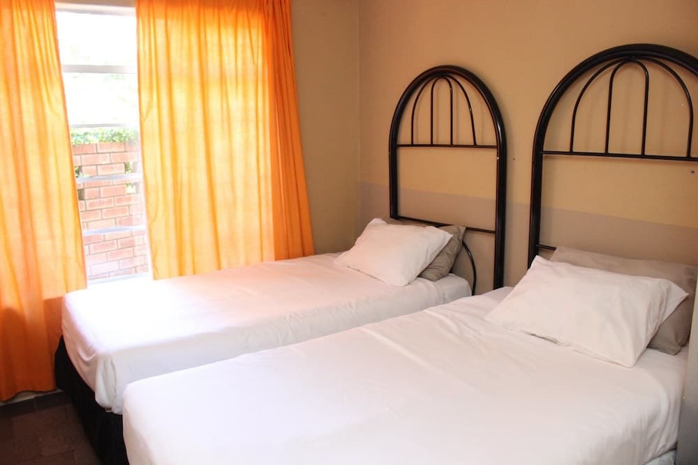 Golden Lantern Guest Lodge