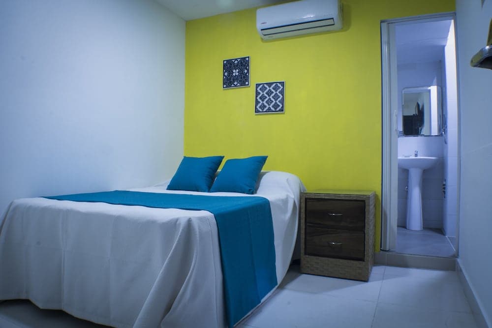 Malecon Rooms & Hotel