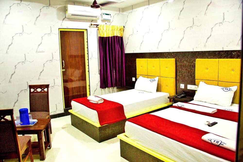 Hotel Vel Residency