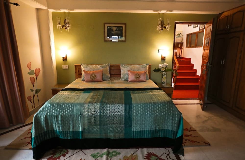 Groom Bridge Gold Stone Exotic Shimla