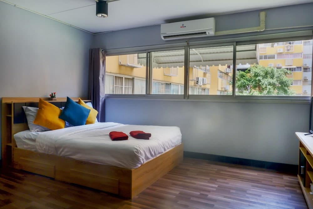 Bangkok Impact Popular Comdominium