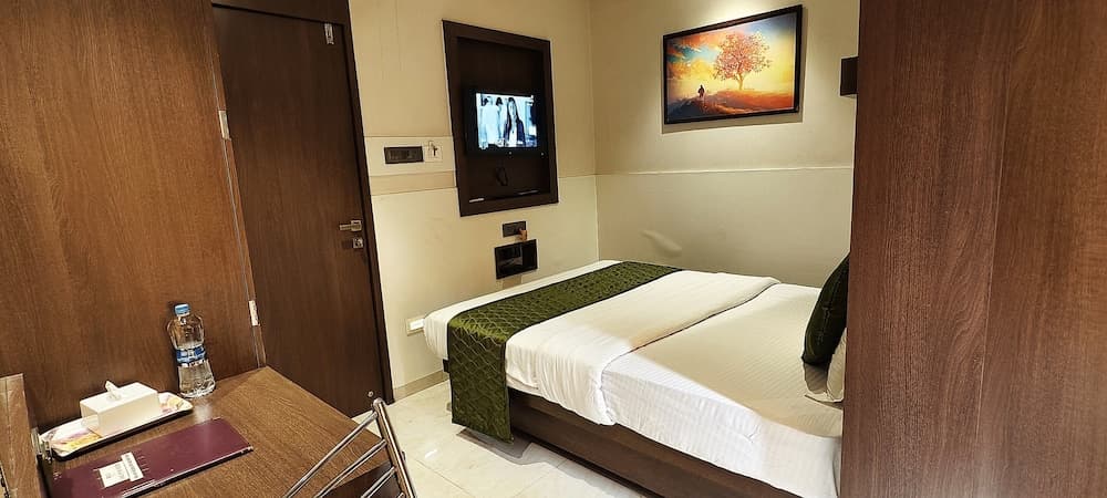 Hotel Express INN, Panvel