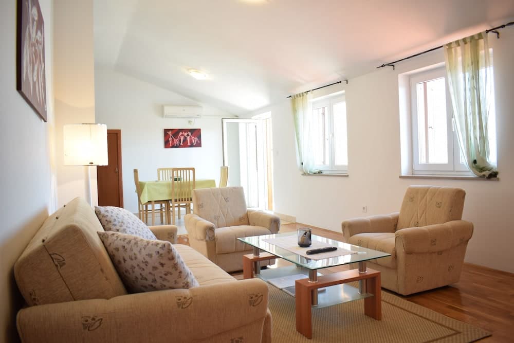 Apartment Blue Dream 1 & 2