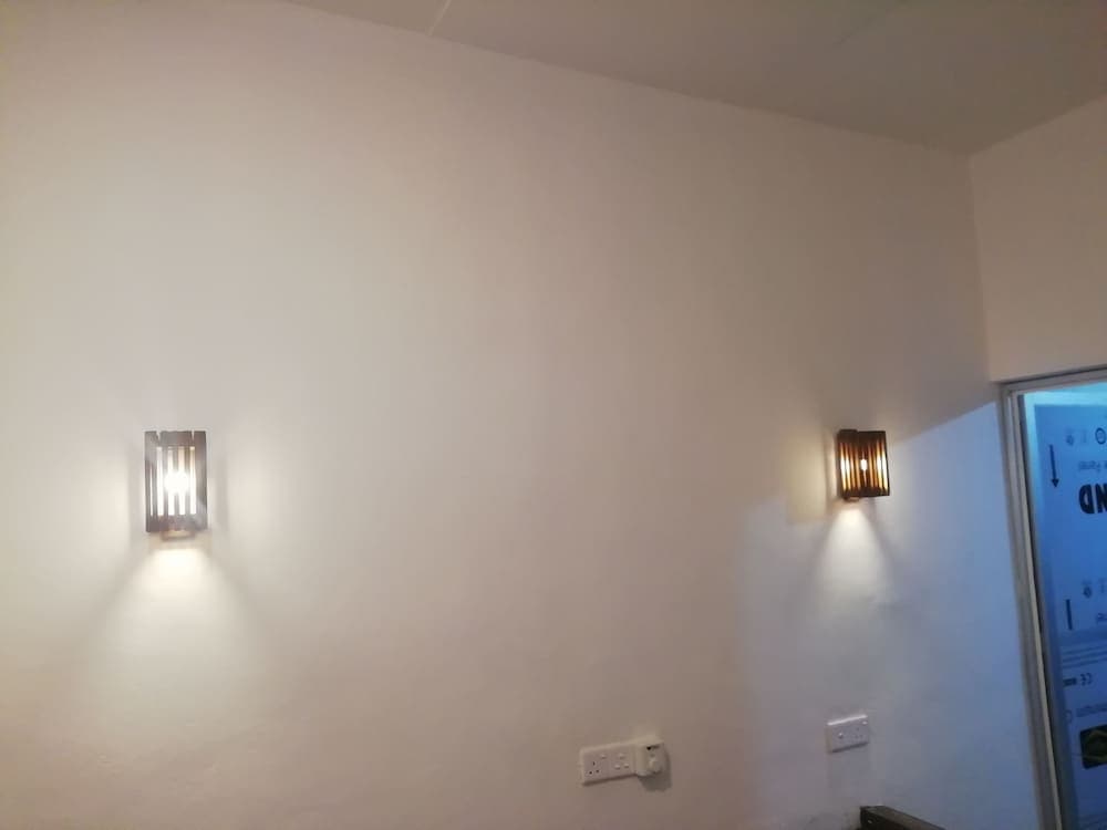 Sea shells Inn Arugambay