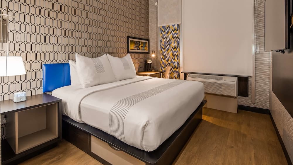 GLō Best Western Brooklyn NYC