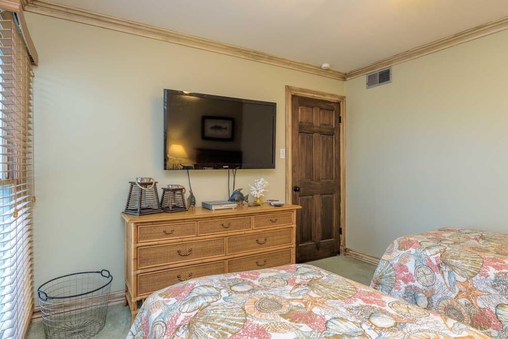 103 Las Brisas Poolside Condo 3 Bedroom Condo by RedAwning