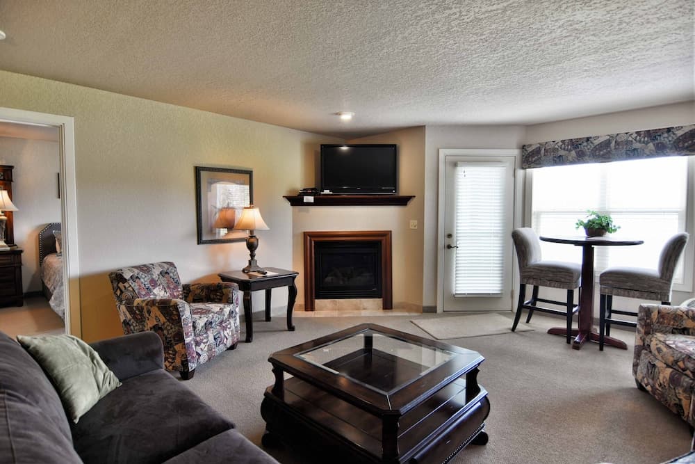 Unit 311 1 Bd/ 1 Ba Condo 1 Bedroom Condo by RedAwning