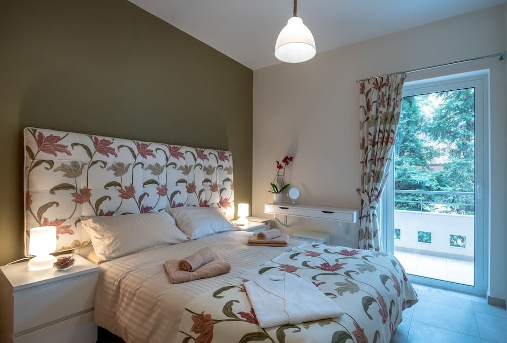 Sirena Tolo Luxury Apartment