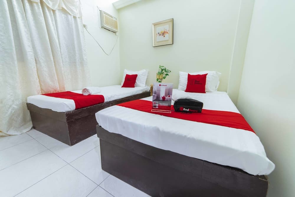 RedDoorz @ Ledesco Avenue Lapaz Iloilo