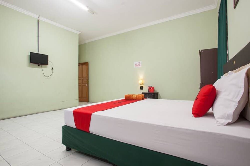 RedDoorz Syariah @ Janti Malang