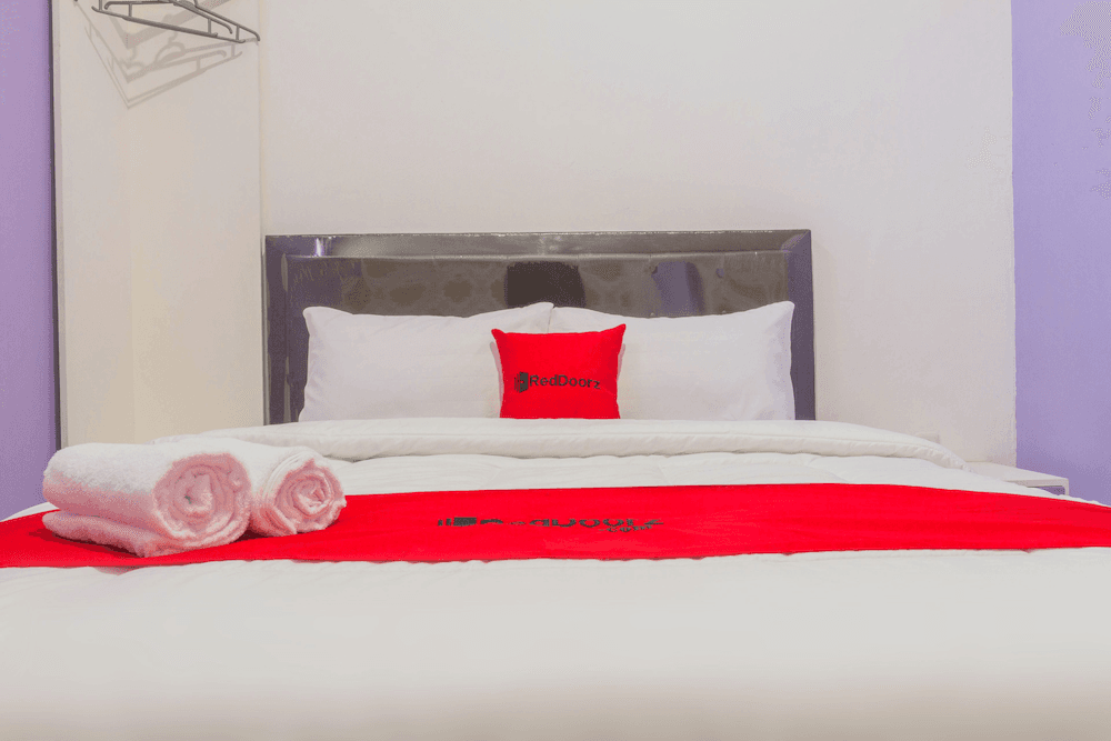 RedDoorz Plus @ Tuparev Cirebon 2