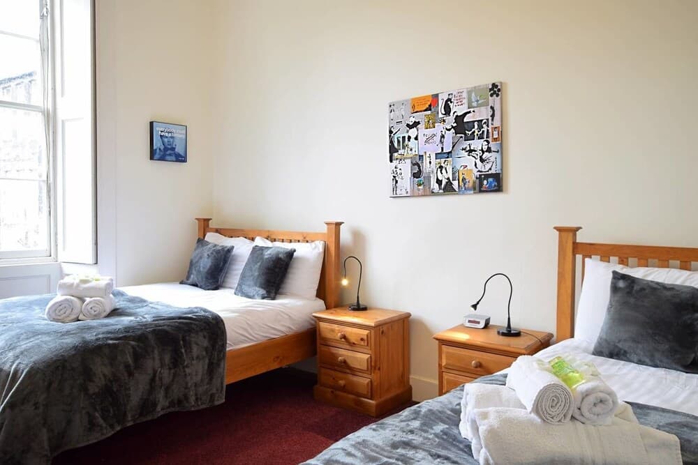 Old Town 'castle Terrace' 3 Bedroom Apartment