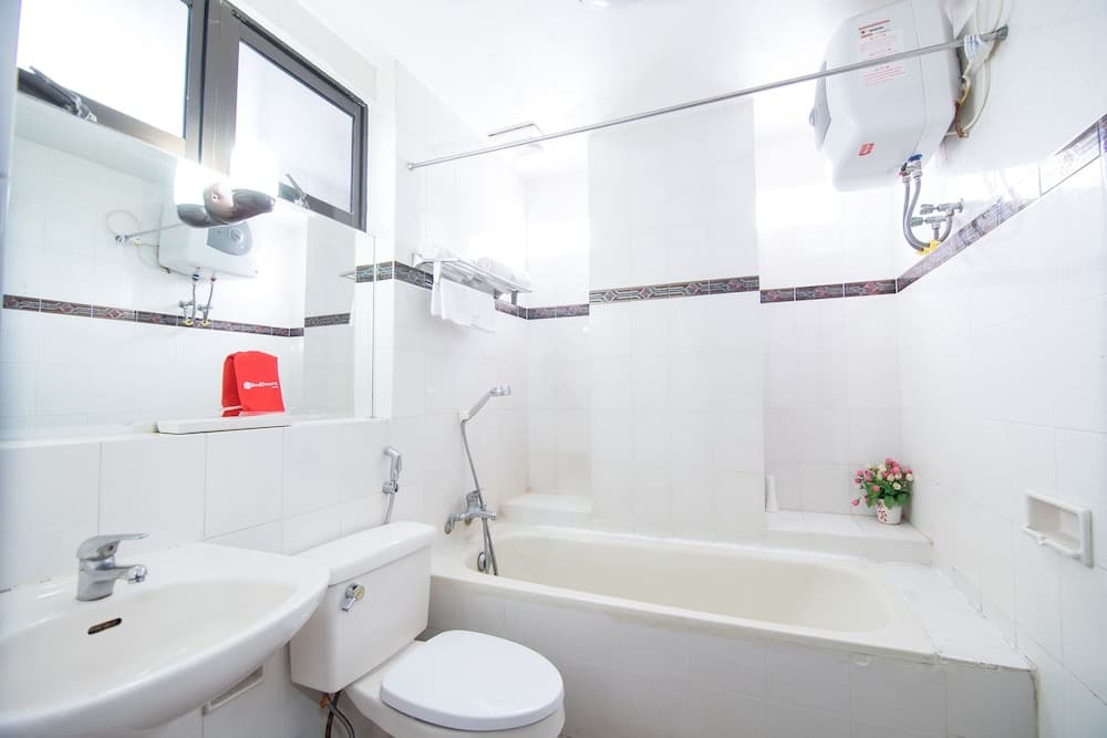 RedDoorz near Ben Thanh Market 2