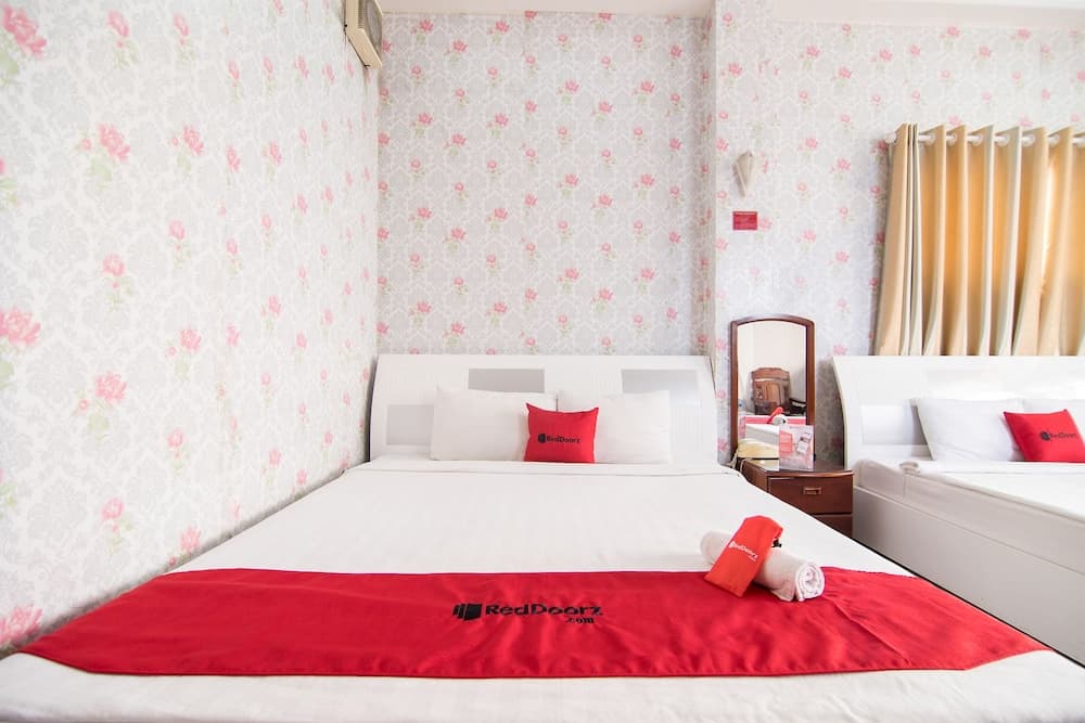RedDoorz near Ben Thanh Market 2